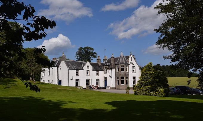 Old Deer Hotel | Saplinbrae Hotel and Lodges