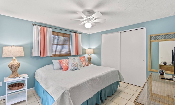 Gulf Gate Estates House | Sarasota Costal Vibe 15 min Siesta Key