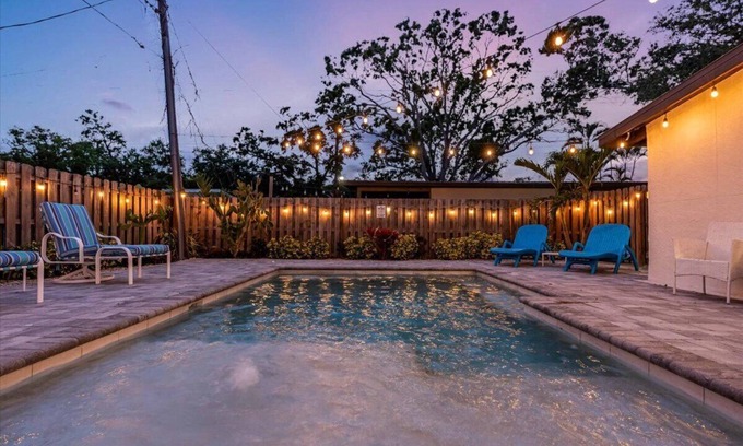 Alta Vista House | Sarasota Sands Retreat - 4BD/3BA with heated pool