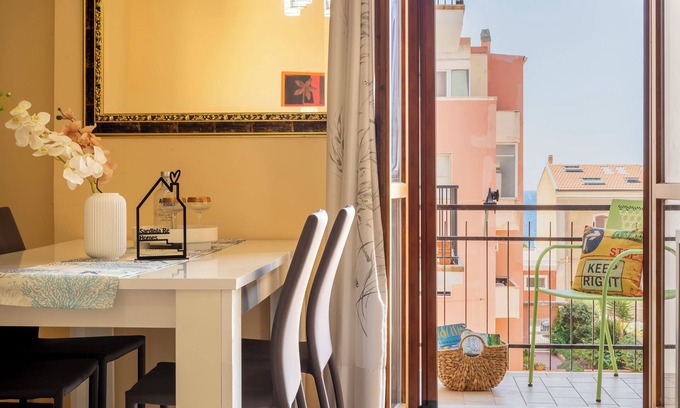 Alghero City Centre Apartment | Sardinia Re - Ugo 8 - Two Bedroom Apartment, Sleeps 4