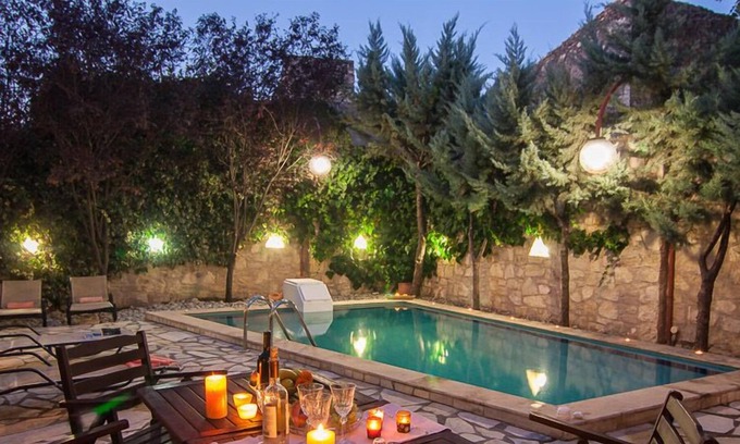 Agios Mamas Villa | Sarris Villa, Walking distance to taverna & mini market -Cool ambience