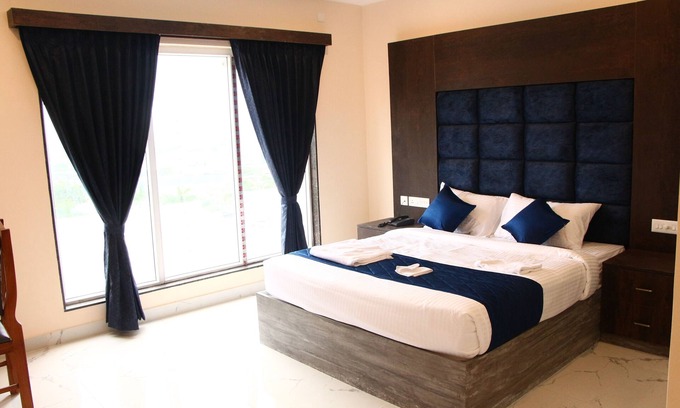 Tiruchirappalli Hotel | SAS SQUARE