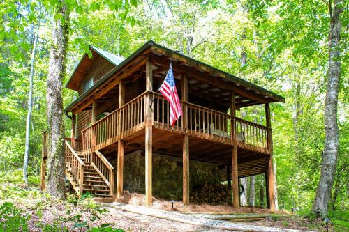 Sautee Nacoochee House | Sautee Nacoochee Mtn Paradise with Spacious Deck!