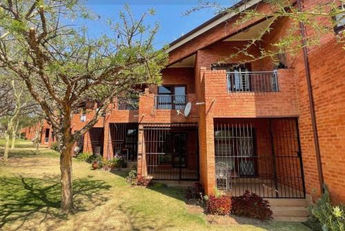 Greater Johannesburg Metropolitan Area Apartment | Savannah Lodge Apartments unit 81