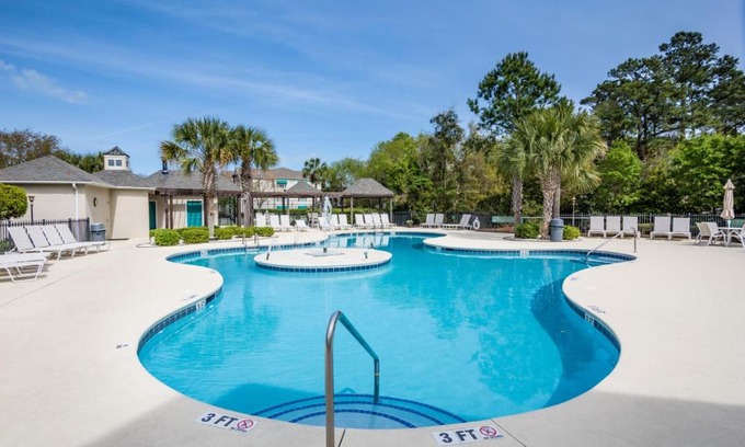 Vaught Apartment | Savannah Shore #5 (P) Second Row Other Condo