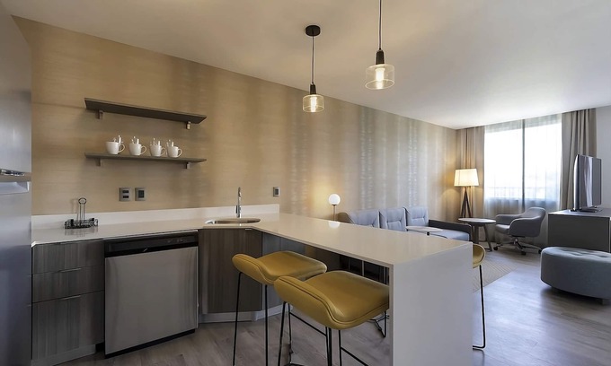 Zona Hotelera Hotel | Savor An Exhilarating Experience! Pet-friendly Property w/Pool. Free Parking