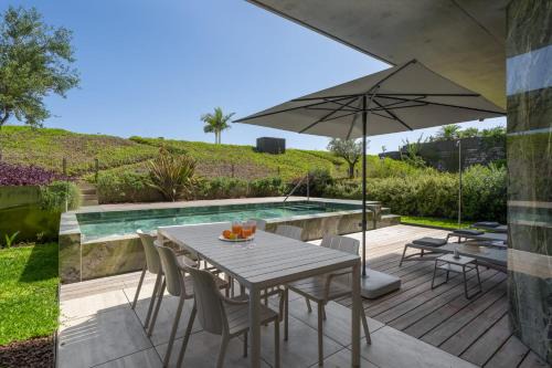 Sao Martinho Apartment | Savoy Monumentalis IX by An Island Apart