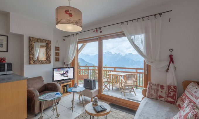Viel-Alpe Apartment | Savoyard Family Chalet - Huez Center