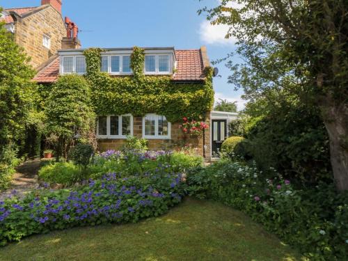Scalby House | Scalby Grove Cottage