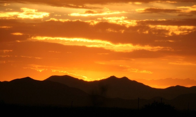 Pearce House | Scenic Birders & MTN Delight 25ACRE Ranch 735WK~ 3 Ghost Town 3 Natl Parks Wi-Fi