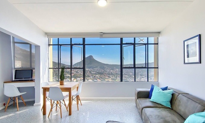 Cape Town City Centre Apartment | Scenic Disa Park Retreat on Table Mountain