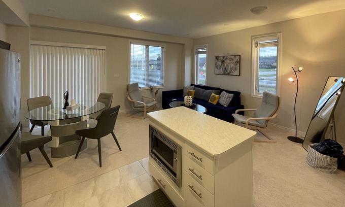 Stoney Creek House | Scenic House , Hosted by Salman in Hamilton