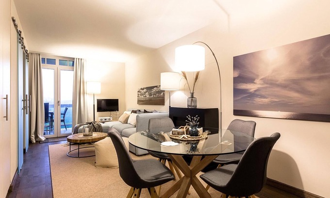 Wremen Apartment | Schönes Nordsee-apartment mit Sauna, Sonnigem Balkon und Wunderschönem Landblick