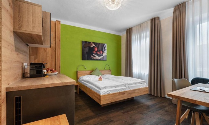 Wemding Hotel | Schieners Hotel & Apfelhof Apartments