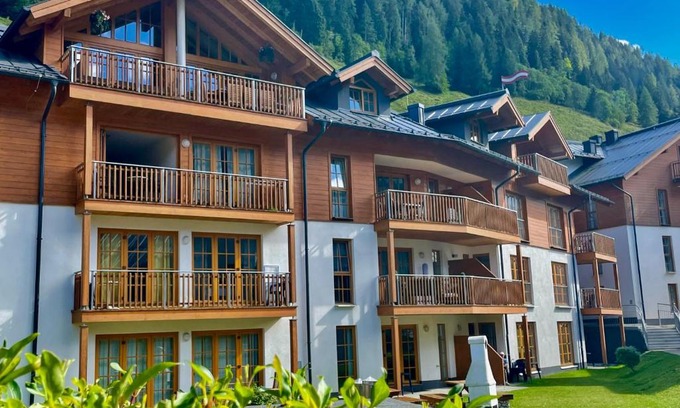 Rauris Apartment | Schoenblick Mountain Resort - by SMR Rauris Apartments - Inc Spa close to Gondola