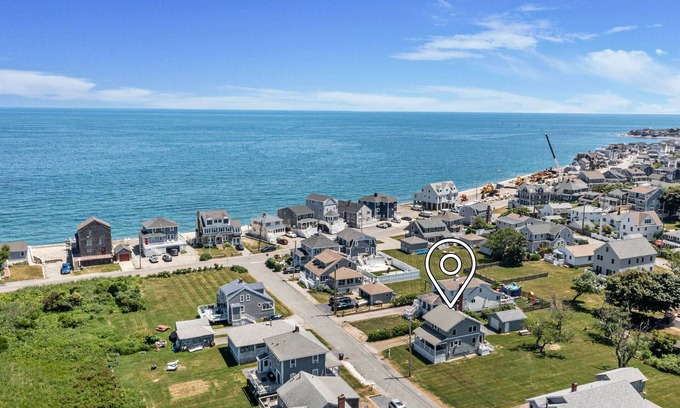 Scituate House | Scituate Seaside Escape – Sleeps 8, Walk to Beach