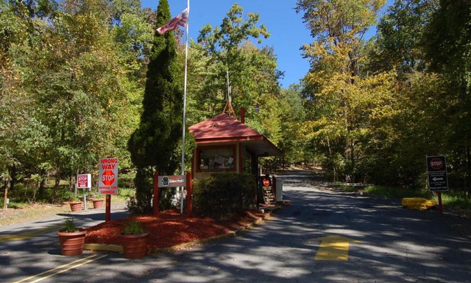Henryville Resort | Scotrun Camping Resort Deluxe Park Model 6