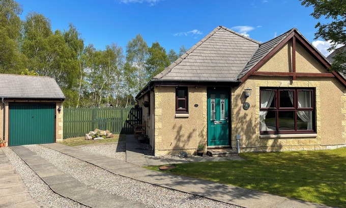 Aviemore House | Scott’s House – Family-Friendly Aviemore Retreat with Garden & Cairngorm Views