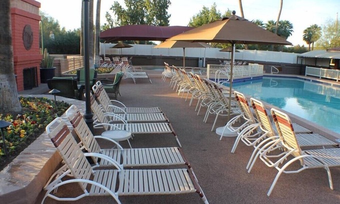 Arcadia Condo | Scottsdale Camelback Resort Classic 3BR Condo with Mini Golf