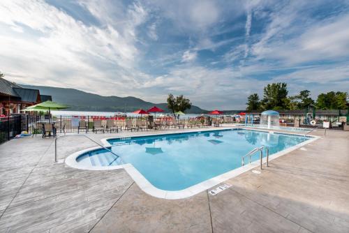 Lake George Resort | Scotty's Lakeside Resort