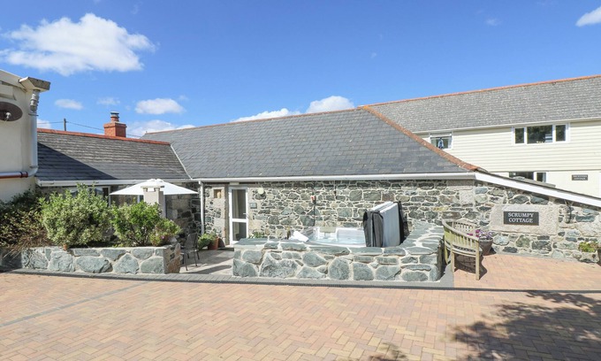 Mullion Cottage | SCRUMPY, pet friendly, with pool in Mullion