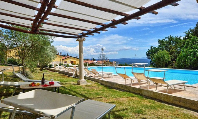 Monteverdi Marittimo Apartment | Sculture 2 - Holiday Rental with swimming pool on the Tuscan Coastline