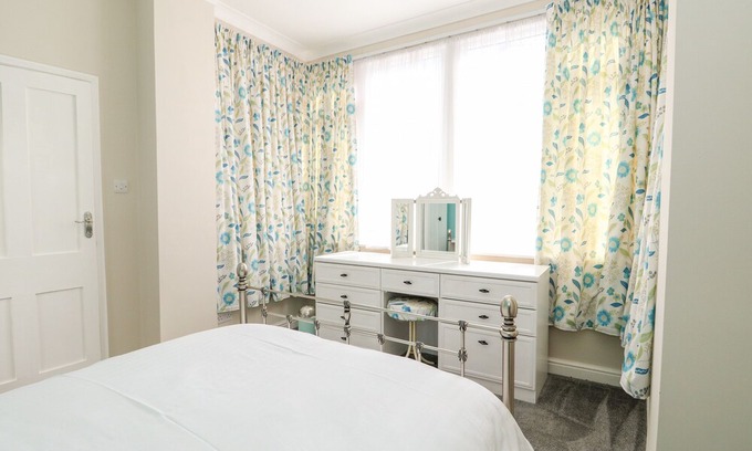 Hunstanton Apartment | Sea Breeze Apartment, HUNSTANTON