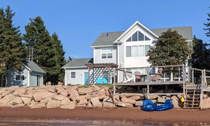Central Bedeque House | Sea Change Cottage - the one you'll remember!
