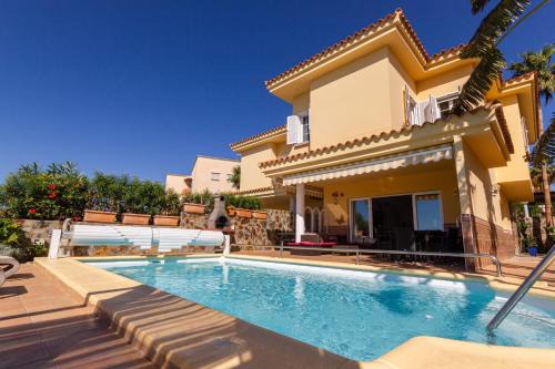 Playa del Ingles House | Sea Edge Friendly Holiday Home