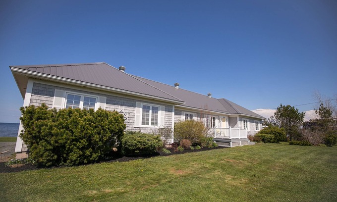 Amherst House | Sea escape ocean front paradise