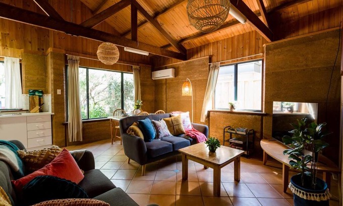 Prevelly Ski Chalet | Sea Escape Studio - Beach Hideaway in Prevelly