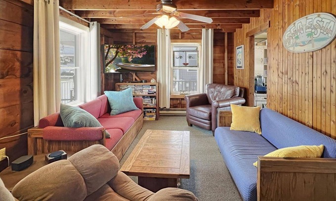 Wells Beach House | Sea Esta in Wells With 4 Bedrooms and 1 Bathrooms