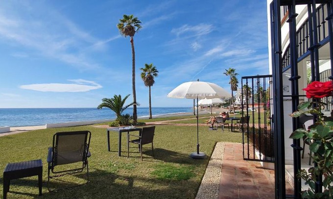 Sitio de Calahonda House | Sea Front Beach House Macarena D