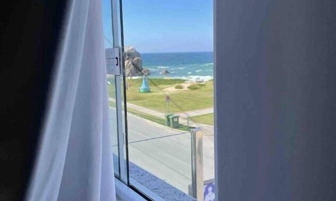 Enseada House | Sea front Prainha/Praia Grande 12 hosp 3 bdrm/2bw-SPA heated 4-5 cars