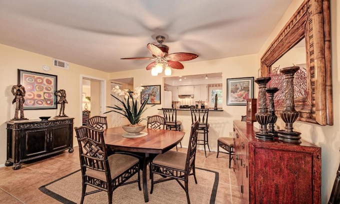 Whitney Beach Apartment | Sea Grape Inn 4- BEACHFRONT Property