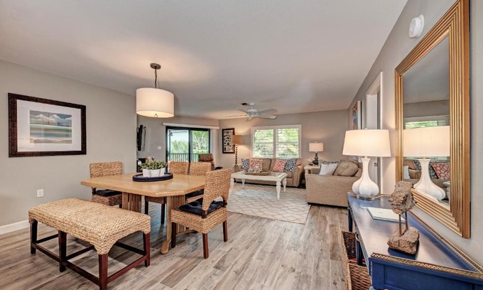 Whitney Beach Apartment | Sea Grape Inn 6- BEACHFRONT Property