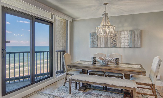 Port Aransas Apartment | Sea Gull #1008 L: Beachfront 1 Bedroom 1 Bathroom With Spectacular Views and 24 Hour Management