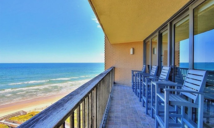 Port Aransas Apartment | Sea Gull #903L: Beachfront 1 bed 1 Bathroom With Spectacular Views and 24 Hour Management