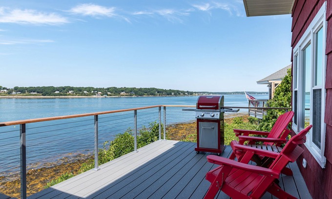 Mid-Coast and Islands Cottage | Sea Ledge North - Capture Breathtaking Sunsets from this Beautiful Home