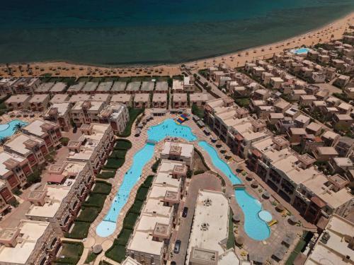 Zafarana Apartment | Sea-poolside Lasirena Chalet in An Sokhna