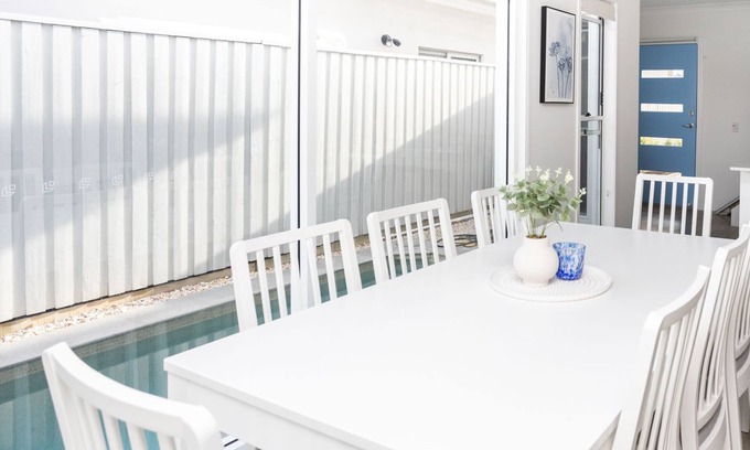 Kingscliff House | Sea Poppy - Beachside 4 Bedroom home with pool