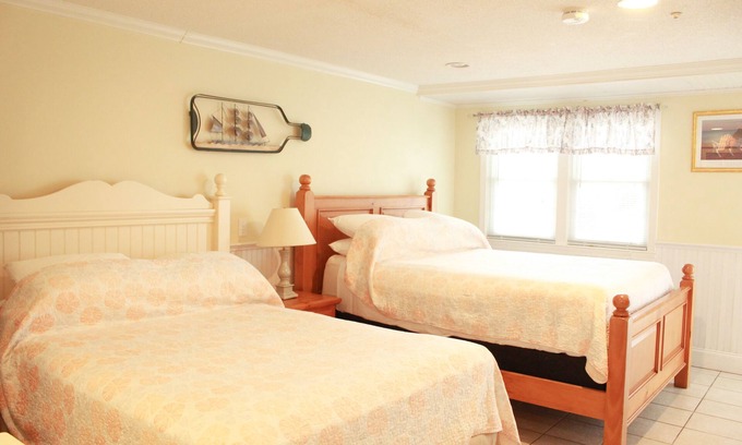 Dennis Port Cabin | Sea Shell Motel - Room 1