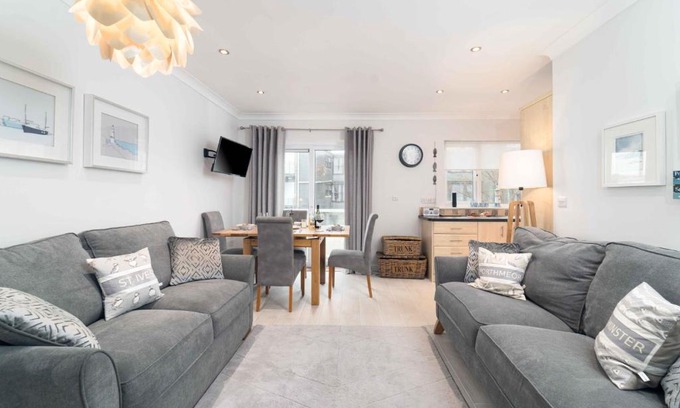 St Ives House | Sea Shells