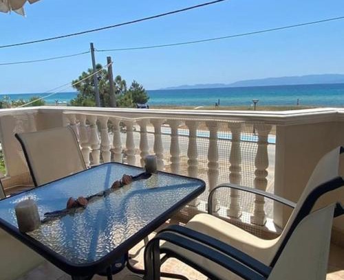 Paralia Ofryniou Apartment | Sea side