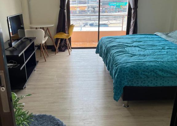 Sattahip Apartment | Sea skyline home