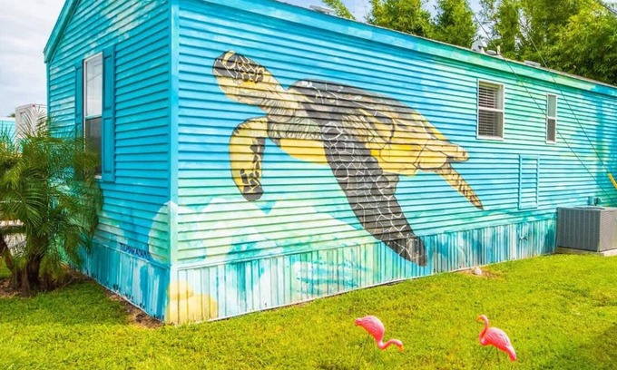 Sarasota House | Sea Turtle- Full Sized living at Tiny House Siesta