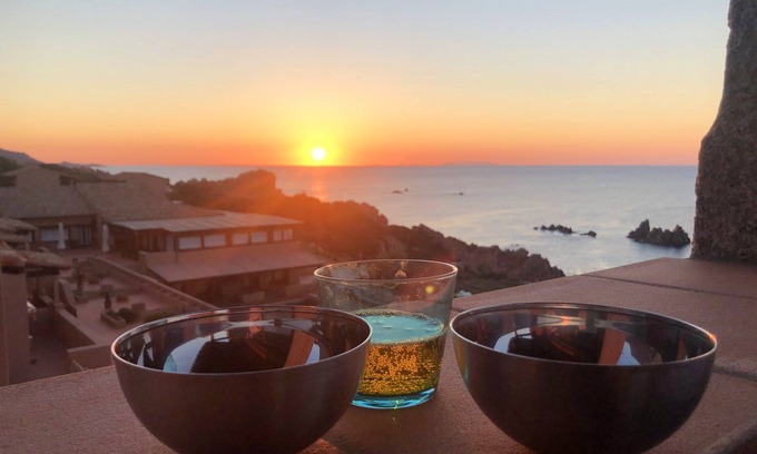 Costa Paradiso Apartment | Sea view a stone's throw from the natural pools Le Sorgenti, wifi, AC