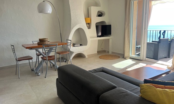 Theoule-Superieur Apartment | Sea view apartment with swimming pool - private beach - sauna-hamman -tennis- restaurant