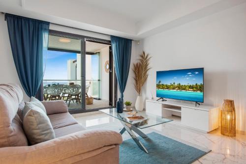Casares del Mar Apartment | Sea View Apartment in Casares del Mar by Costarentals - Ref M50