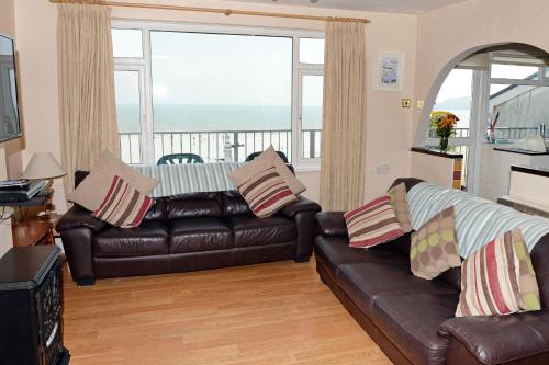Saundersfoot Apartment | Sea View Apartment - Sea Front Apartment with Views